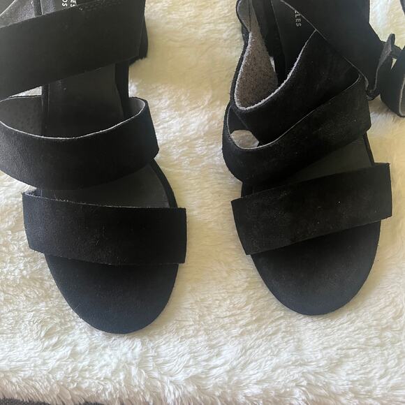 Seychelles Antique Strappy heeled sandal black suede - Picture 9 of 9